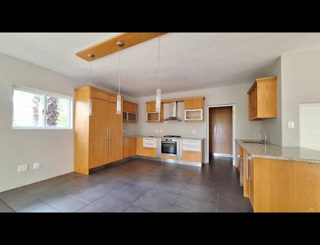 3 BEDROOM HOUSE FOR SALE IN MORELETAPARK